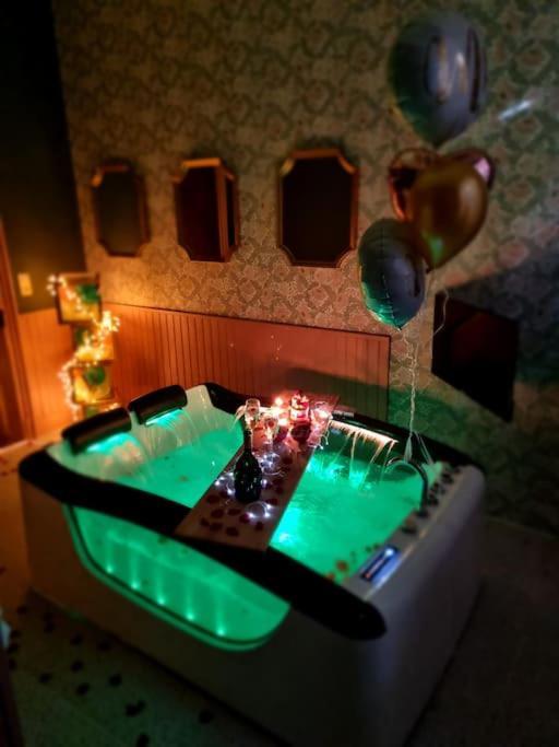 Royal Room Jacuzzi Haut De Gamme Centre Ville Mulhouse Esterno foto