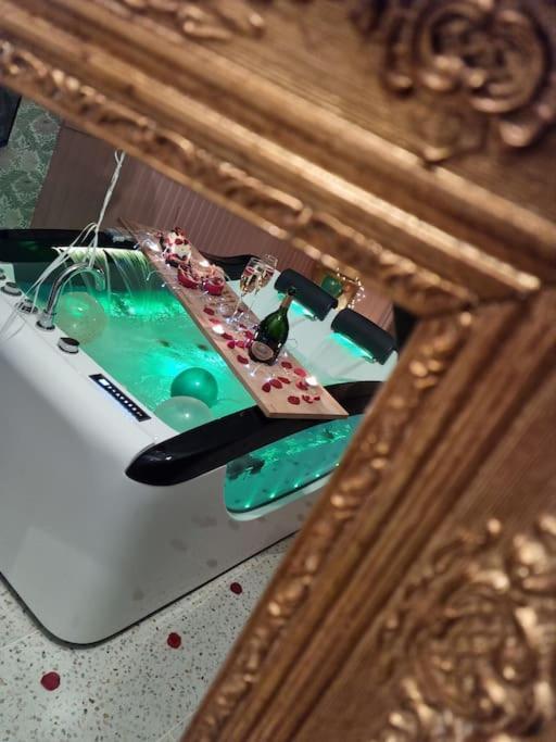 Royal Room Jacuzzi Haut De Gamme Centre Ville Mulhouse Esterno foto