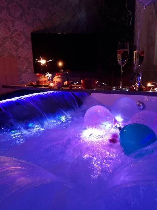 Royal Room Jacuzzi Haut De Gamme Centre Ville Mulhouse Esterno foto